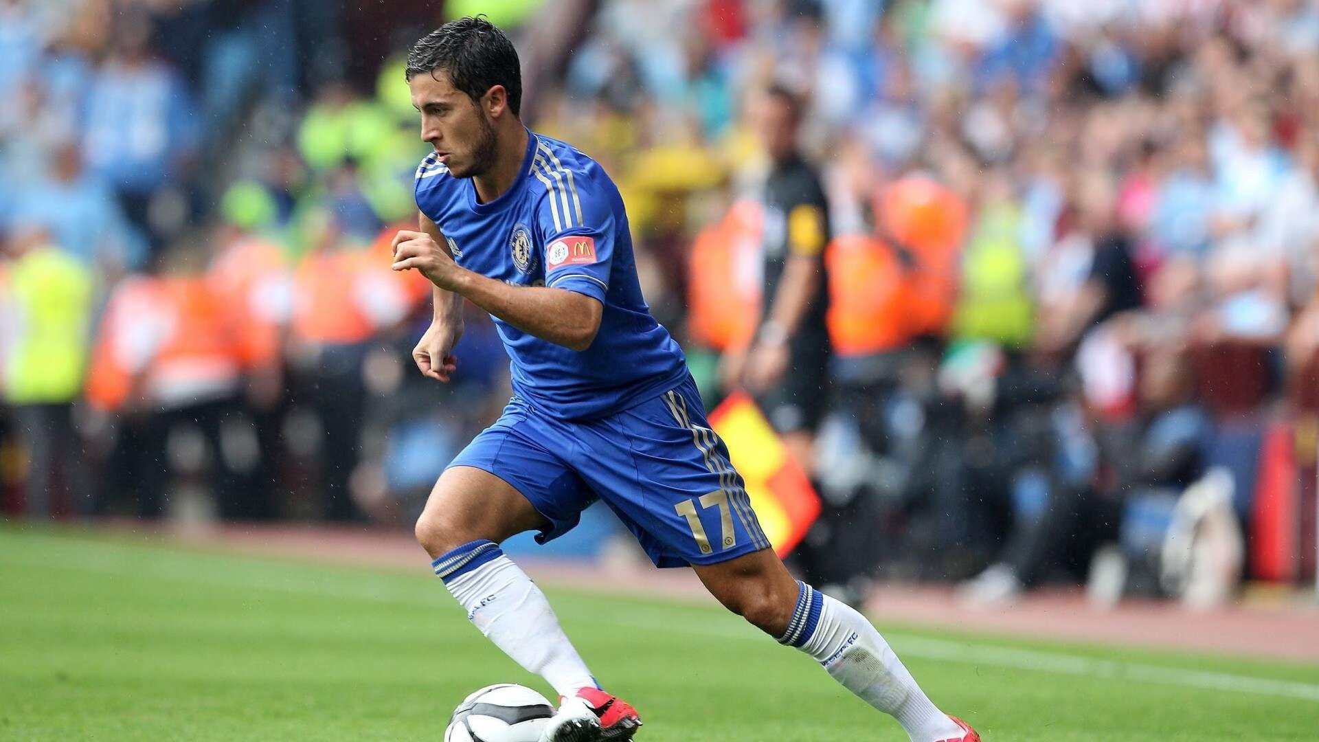 kaiyun电竞-球场惊喜：比赛中意想不到的精彩场面，球场dj